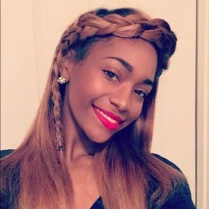 Meet your Posher, Johnae